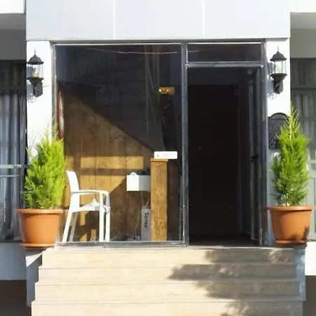 Kemer Hostel كمر
